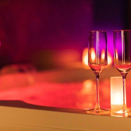 * Spa & Detente # Suite Privee # Tours # Netflix * Buitenkant foto
