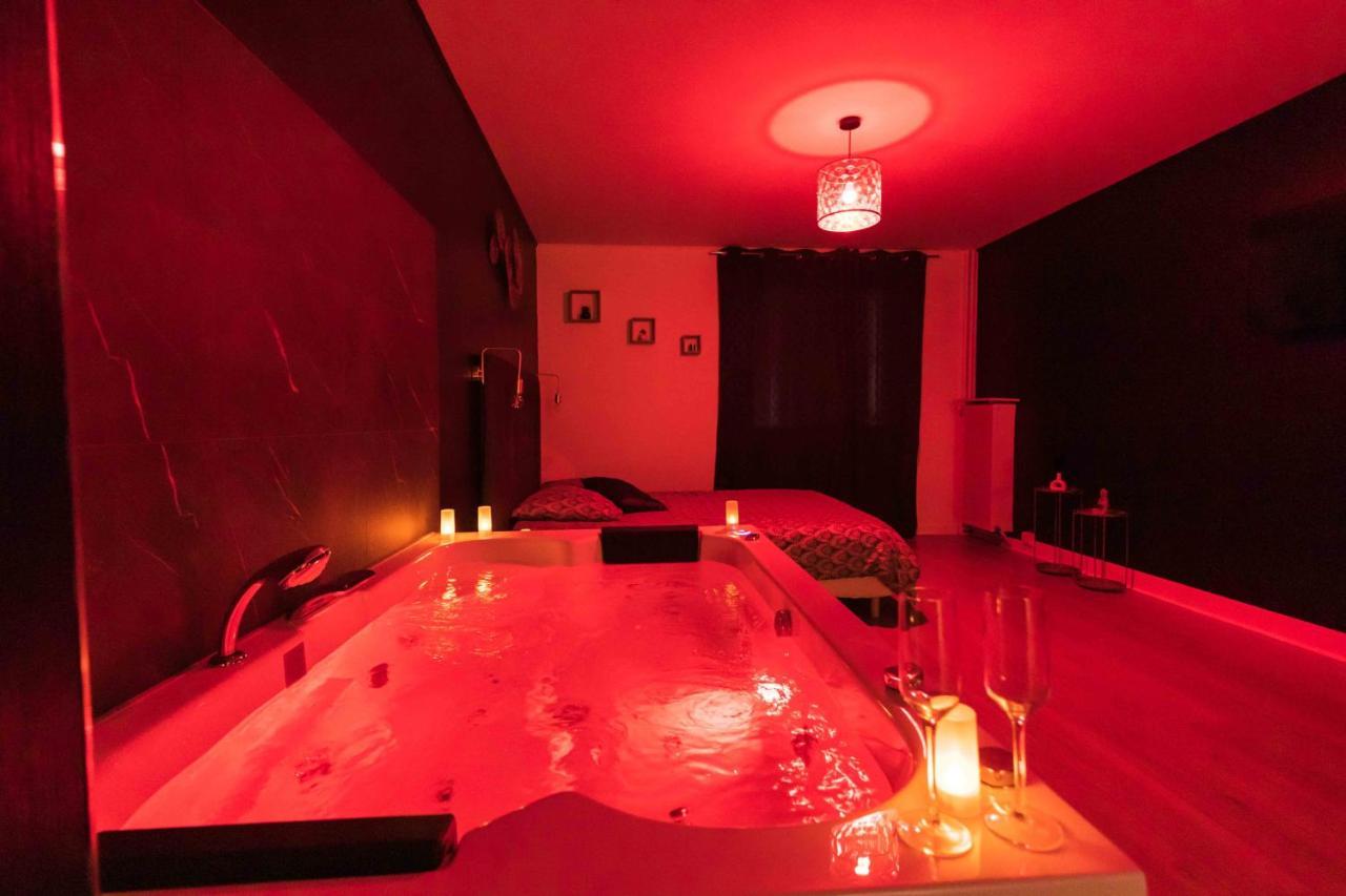 * Spa & Detente # Suite Privee # Tours # Netflix * Buitenkant foto